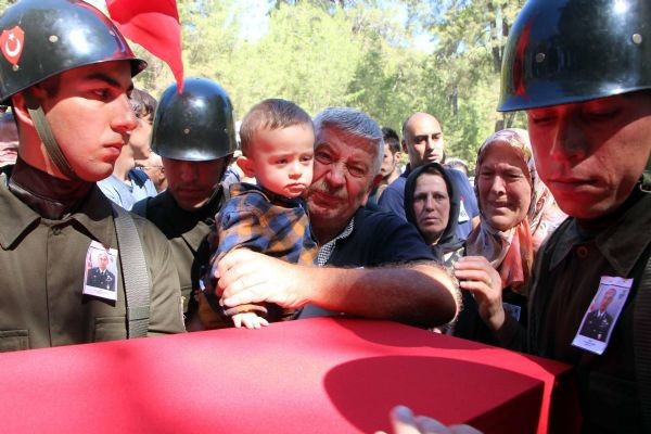 Günün en acı karesi Muğla'dan! Şehidin oğlu... - Resim: 3