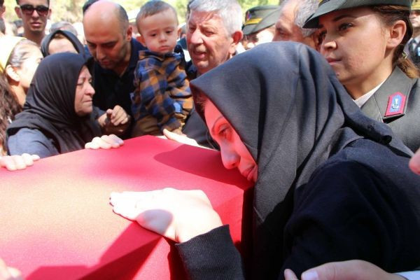 Günün en acı karesi Muğla'dan! Şehidin oğlu... - Resim: 4