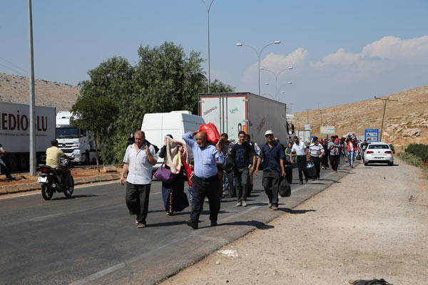 Suriyeliler akın akın memleketlerine gidiyor - Resim: 4