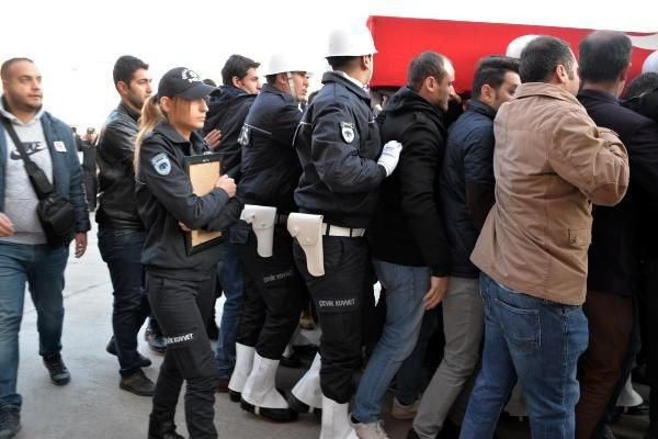 Şehit eşinin çifte acısı hem eşiydi hemde... - Resim: 1