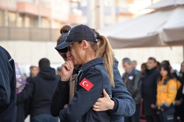 Şehit eşinin çifte acısı hem eşiydi hemde... - Resim: 2