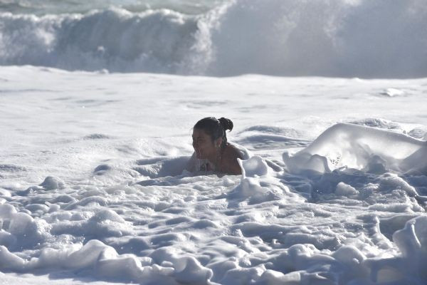 Bu kareler Antalya'da çekildi! Ocak ayında denizdeler - Resim: 1