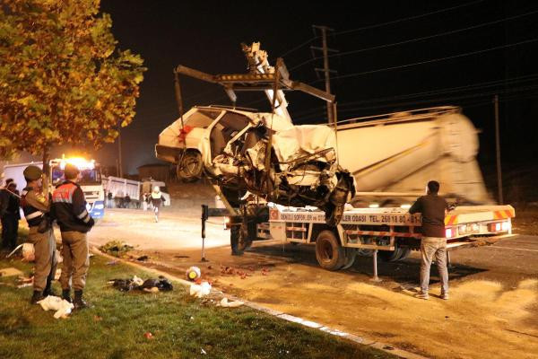 Ters yöne girdi, dehşet saçtı: Ölü ve yaralılar var! - Resim: 2