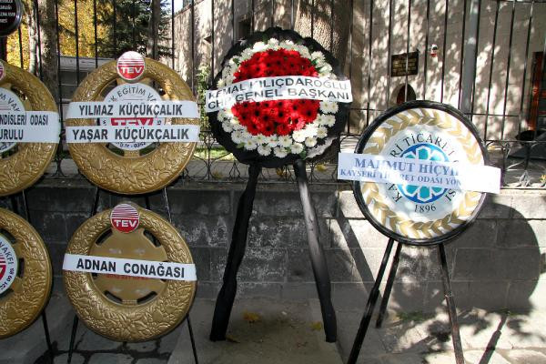 Abdullah Gül'ün acı günü! Cenazede dikkat çeken detay - Resim: 4