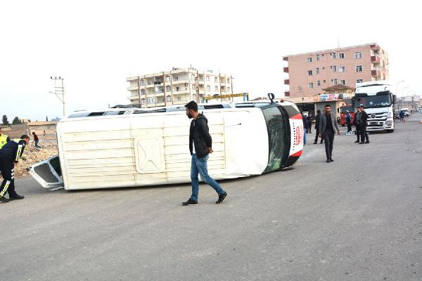 TIR ile öğrenci servisi çarpıştı: Çok sayıda yaralı var! - Resim: 4
