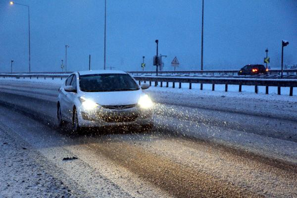 Kar kalınlığı 25 cm'ye ulaştı, TIR'ların geçişi yasaklandı! - Resim: 4