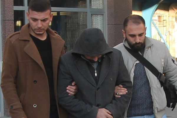 En bomba FETÖ gözaltıları! Memur, öğretmen ve gaybubetteki firari - Resim: 2