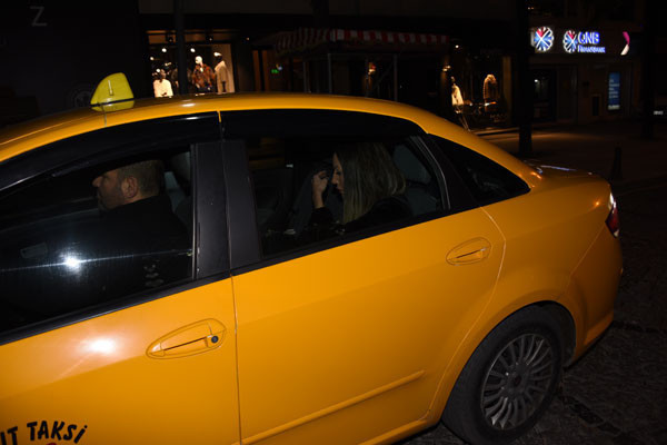 Tek gecelik kaçamak! Sevgilisini dinledi gecelere aktı - Resim: 4