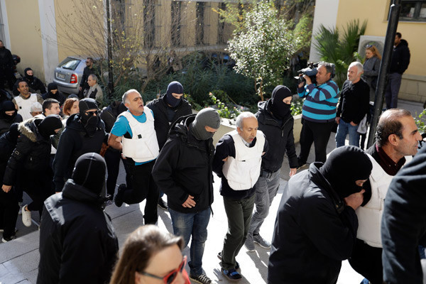 Erdoğan'ın ziyareti öncesi mahkemeye böyle getirildiler! - Resim: 3