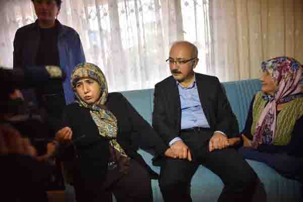 Bakan Elvan'dan cam kemik hastası kardeşlere yeni ev - Resim: 1