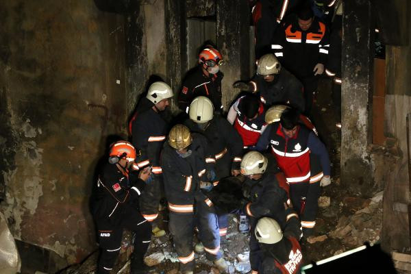 İstanbul'da bina çöktü: Korkutan iddia doğru çıktı! - Resim: 1