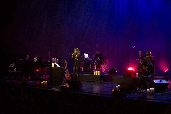 Eski first lady İstanbul'da sahneye çıktı bakın kimin eşi! - Resim: 3