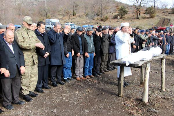 Günün en acı karesi! Kefenleri kucakta taşındı - Resim: 3