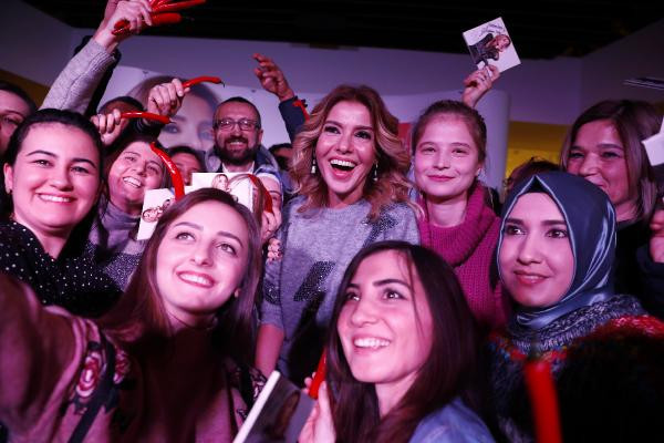 Gülben Ergen'e kırmızı biber şoku bir anda üzerine gelmeye başladılar - Resim: 1