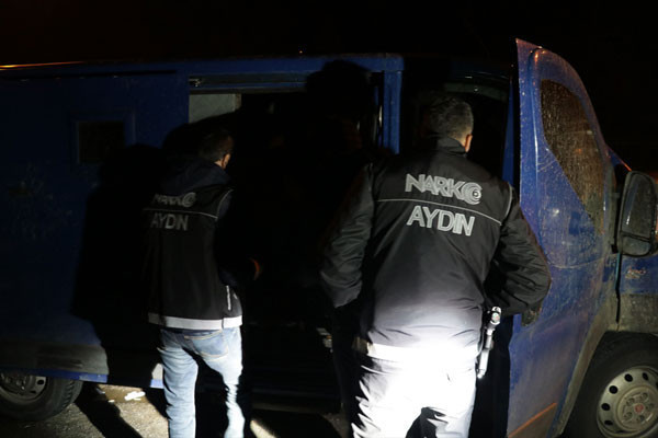 Zırhlı minibüs paniği! İçinden neler çıktı?.. - Resim: 4