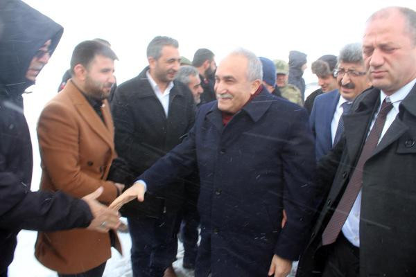 Bakan Fakıbaba'nın zor anları! Az daha yere kapaklanıyordu - Resim: 3