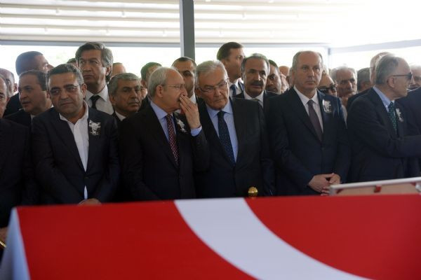Baykal ve Kılıçdaroğlu cenazede ne konuştu? - Resim: 1