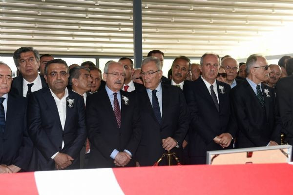 Baykal ve Kılıçdaroğlu cenazede ne konuştu? - Resim: 4