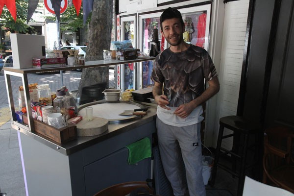 Diriliş Ertuğrul'un oyuncu dondurmacı oldu bakın kim - Resim: 2