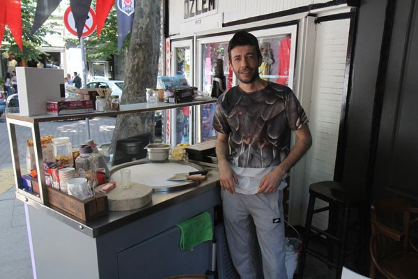 Diriliş Ertuğrul'un oyuncu dondurmacı oldu bakın kim - Resim: 3