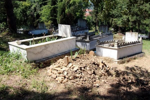 Zonguldak'ta vahşetin kurbanı 3 yaşındaki Emir toprağa verildi - Resim: 2