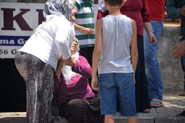 Diyarbakır karıştı önce yakınlarına sonra polise kurşun yağdırdı - Resim: 1