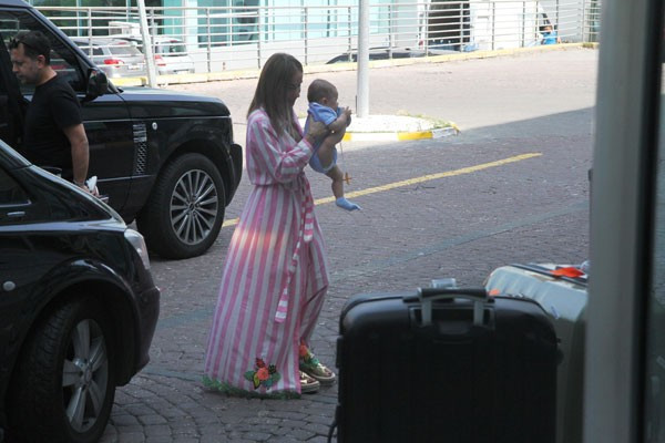 Gülşen’in çocuğu ile olay karesi! Bu nasıl tutuş böyle - Resim: 4