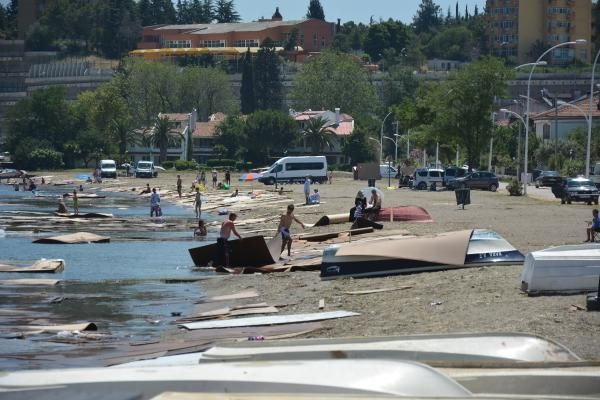 Bursa'da büyük felaket binlercesi kıyıya vurdu - Resim: 4
