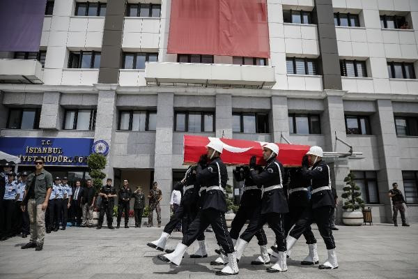 Emniyet müdürü kritik bilgiyi şehit polisin cenazesinde açıkladı - Resim: 4