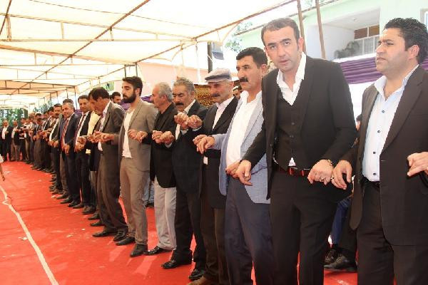 Gelinin bileklerinde yer kalmayınca bilezikler beline takıldı - Resim: 2