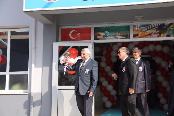 Okulların ilk gününde valiye büyük sürpriz! Görünce gözleri doldu - Resim: 3