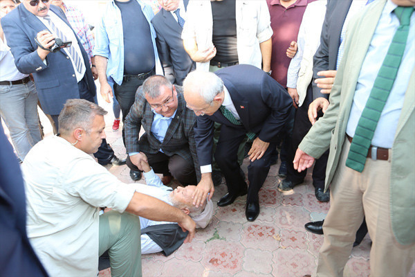Kılıçdaroğlu'nun zor anları! Bir anda yere yığıldı - Resim: 2