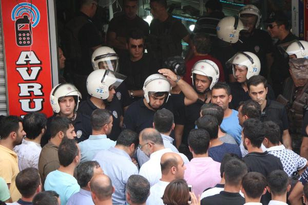 Batman'dan ortalık fena karıştı polis plastik mermi kullandı - Resim: 3