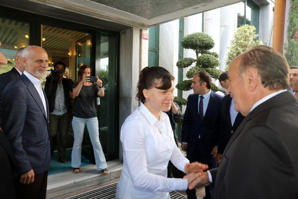 Kadir Topbaş'tan yeni başkan için ilk sözler - Resim: 1