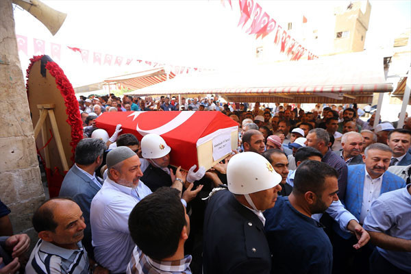 Ak Partili vekil son yolculuğuna böyle uğurlandı - Resim: 3