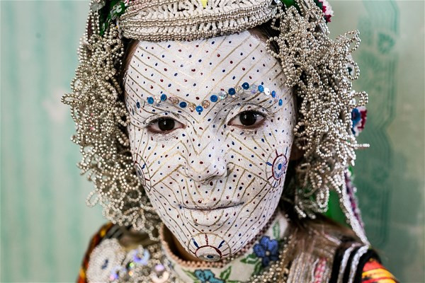 Gelinlerine böyle makyaj yapıyorlar sebebi ise.. - Resim: 2