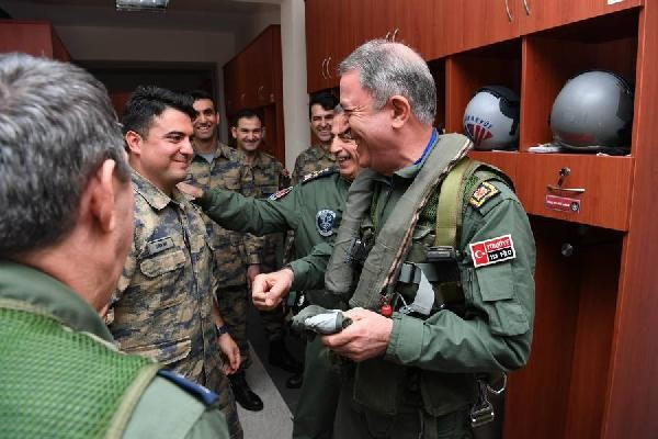 Hulusi Paşa'dan uçuş performansı - Resim: 1