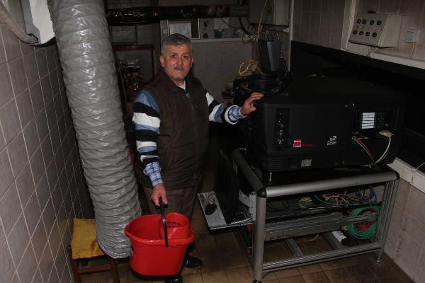 Beyoğlu'ndaki ünlü sinemayı su bastı! - Resim: 1