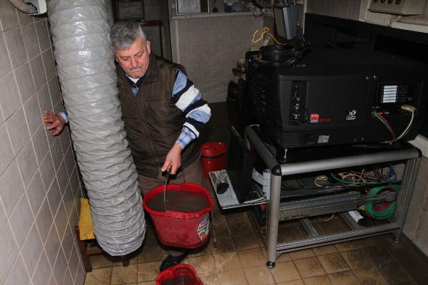 Beyoğlu'ndaki ünlü sinemayı su bastı! - Resim: 2
