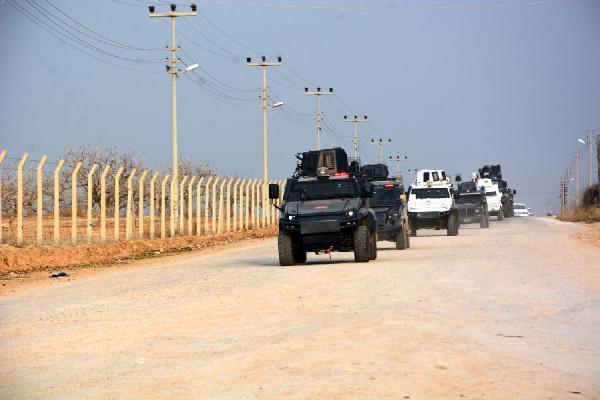 Sıfır noktasında konvoyla tur attılar! - Resim: 3