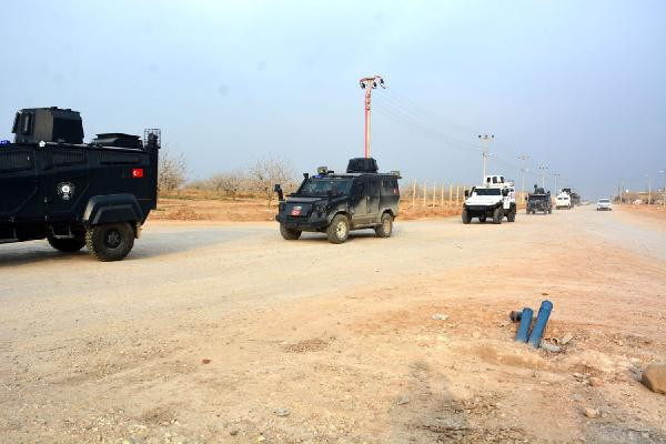 Sıfır noktasında konvoyla tur attılar! - Resim: 4