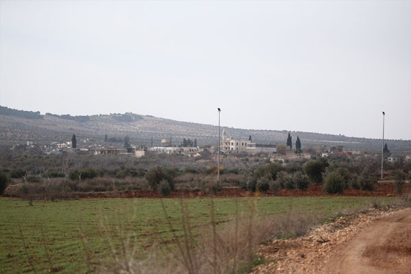 Afrin'de neler oluyor? Paçavralar indi, hendekler kazılıyor - Resim: 2