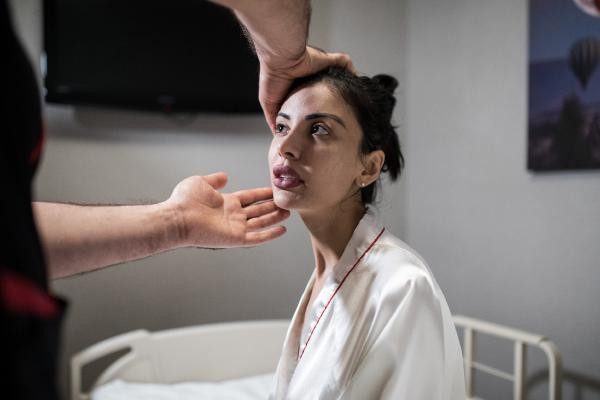 Kardashian'a benzemek için İstanbul'a geldi - Resim: 2