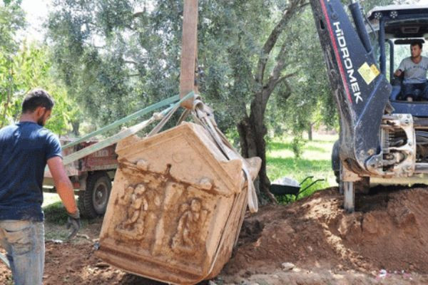 İznik'teki kazıda Kraliçe Nikaia ait bir lahit bulundu kimse sokulmuyor - Resim: 1