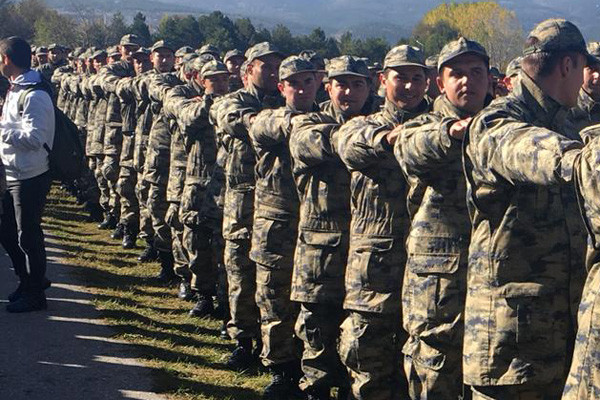 Kütahya'daki bedelli askerler terhis oldu Hakan Sabancı da var! - Resim: 2