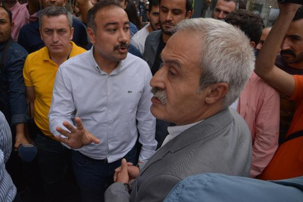 HDP'li vekille polis müdürü arasında gerginlik: Protestomuzu yaparız - Resim: 4