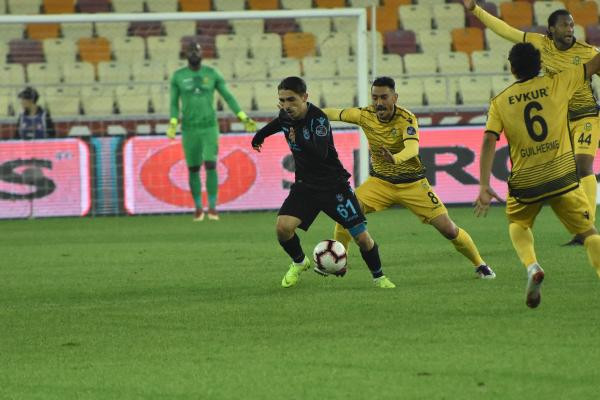 Hezimetin ardından hüngür hüngür ağladı - Resim: 1