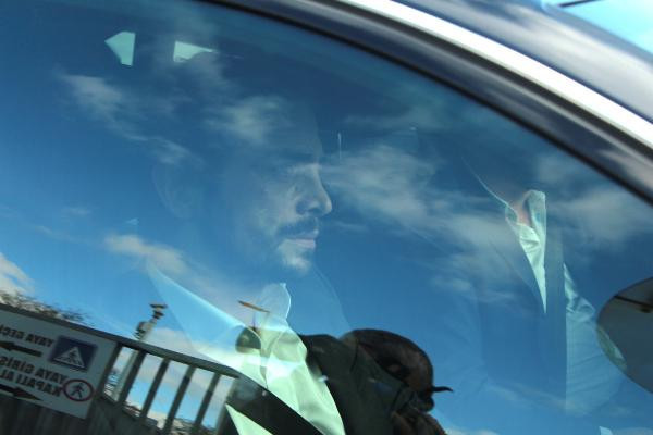 Ahmet Kural medyayı gördü tripten tribe girdi işte ifadeye geliş hali - Resim: 2