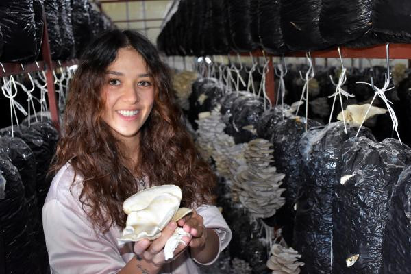 Mankenliği bırakan Yazgülü Amaj yeni işinde paraya para demiyor - Resim: 4