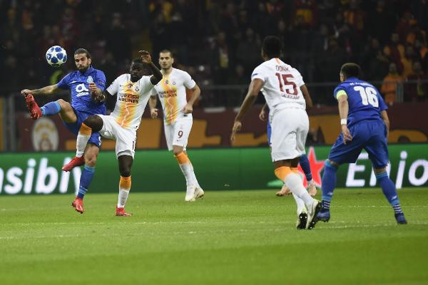 Fatih Terim'i sinirlendiren olay! Küplere bindi üzerine yürüdü - Resim: 1